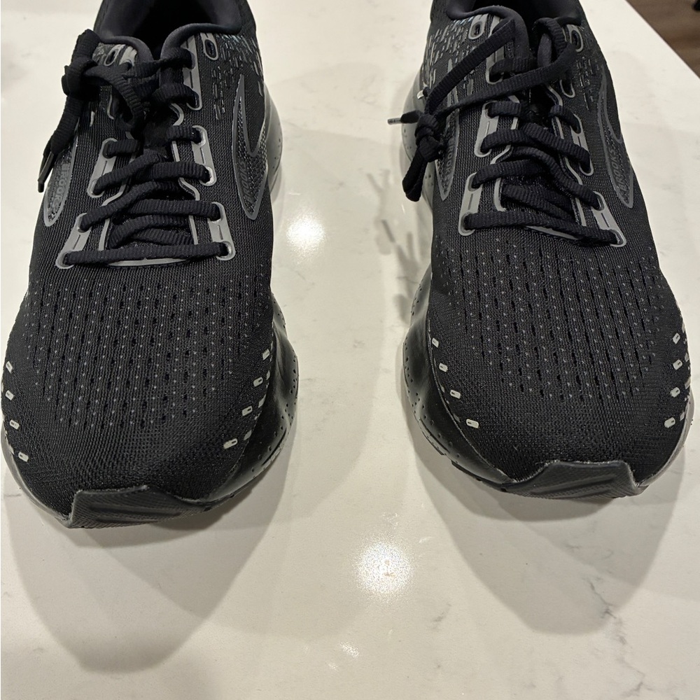 Brooks Glycerin 20 Black Athletic Running Shoes